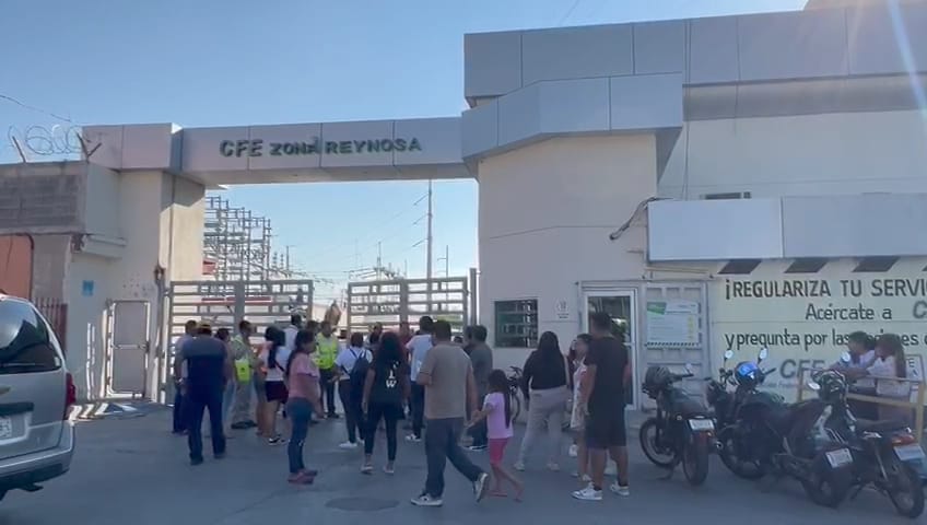 Vecinos de Villa Santa Fe exigen a CFE restablecimiento de energía eléctrica 1 532017852 1279592039766941 1572338164875850185 n