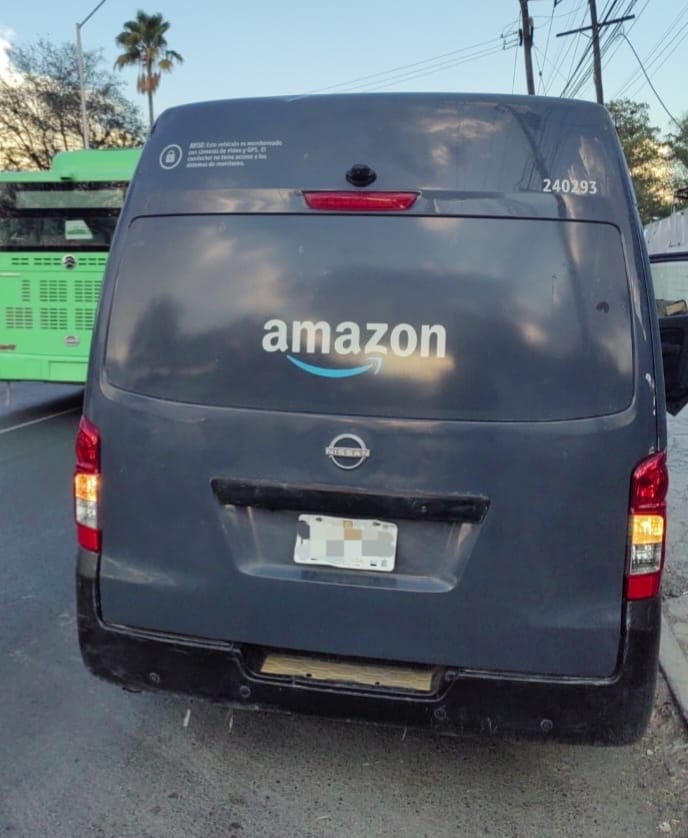 Atracan camión de Amazon; detienen a uno 2 535591362 1465375641560426 5476339614511326082 n