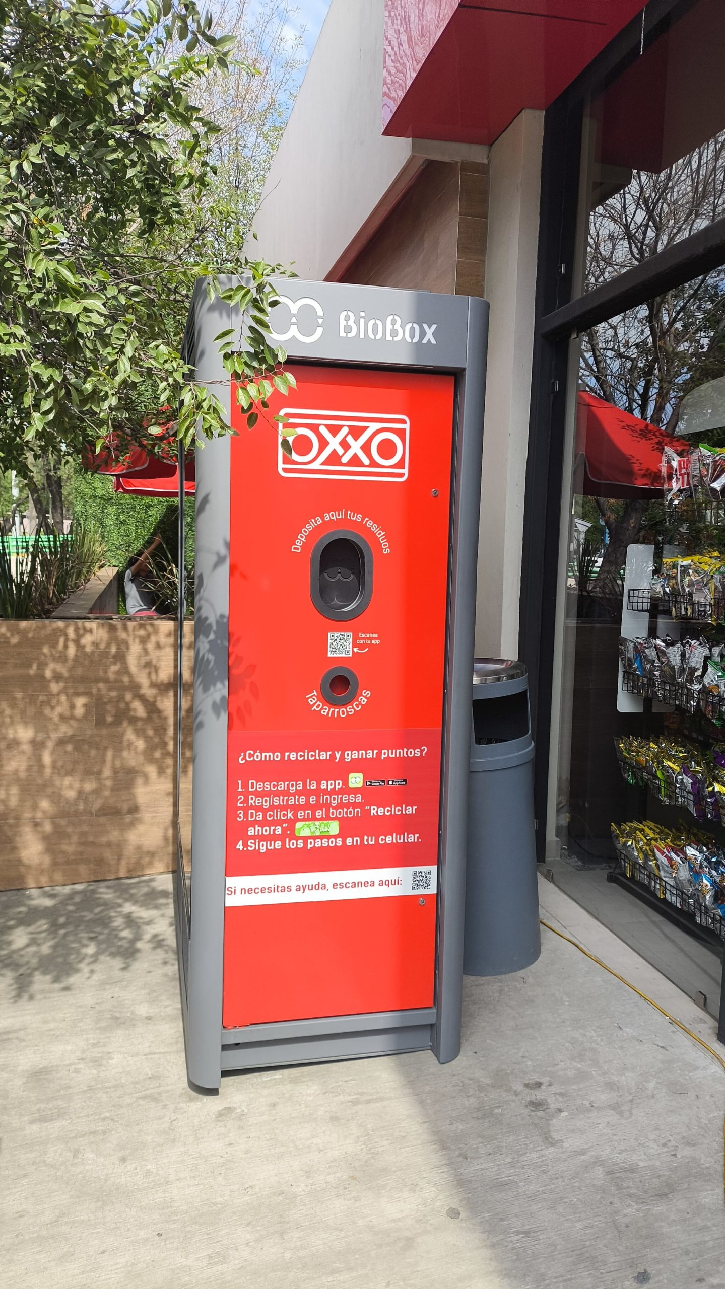 OXXO y BioBox presentan máquinas inteligentes de reciclaje en la UANL 3 535857971 4162552907361085 5288861090796481177 n scaled