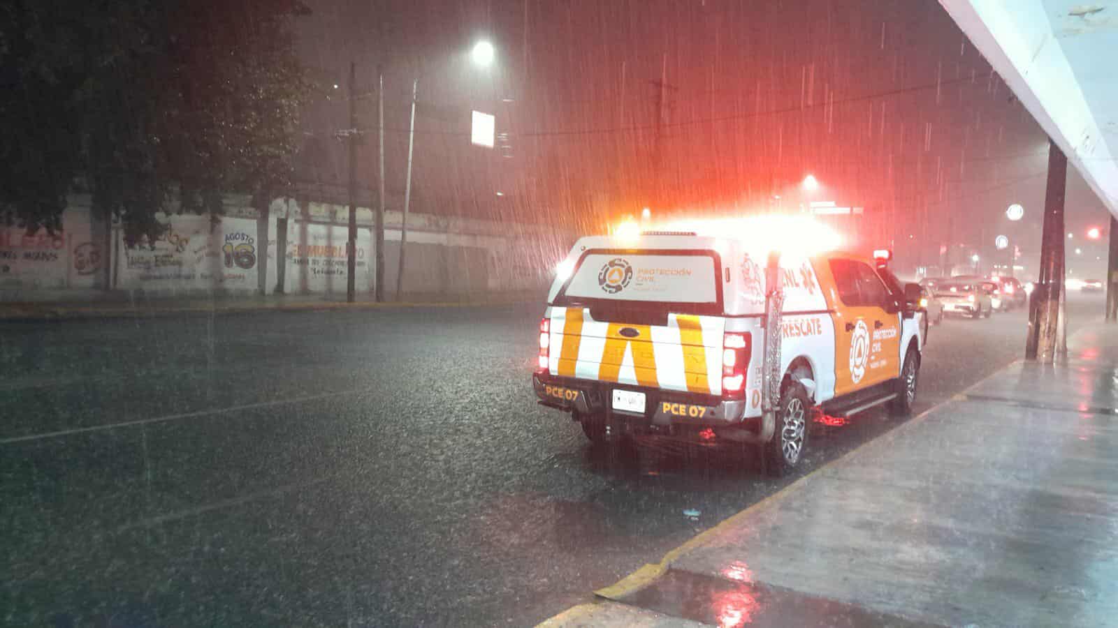 Lluvias provocan cierres viales y vehículos varados en Área Metropolitana de Monterrey 1 536160070 2194834057666828 6341175249430961401 n