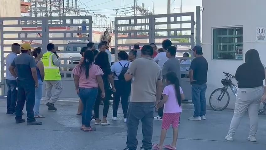 Vecinos de Villa Santa Fe exigen a CFE restablecimiento de energía eléctrica 2 536226463 1608900856495924 7088695695691868753 n