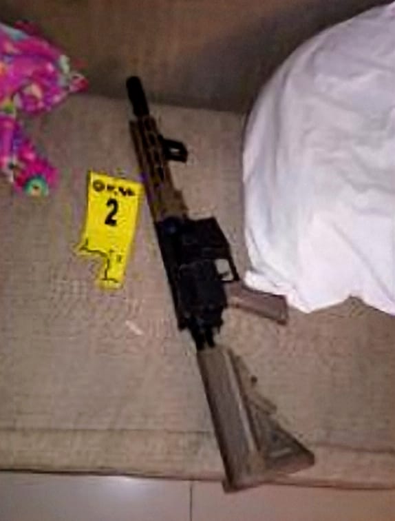 Catean domicilios de financiera ‘Toque Divino’; encuentran réplicas de armas largas 1 536301443 776018935022222 3623706947018545255 n