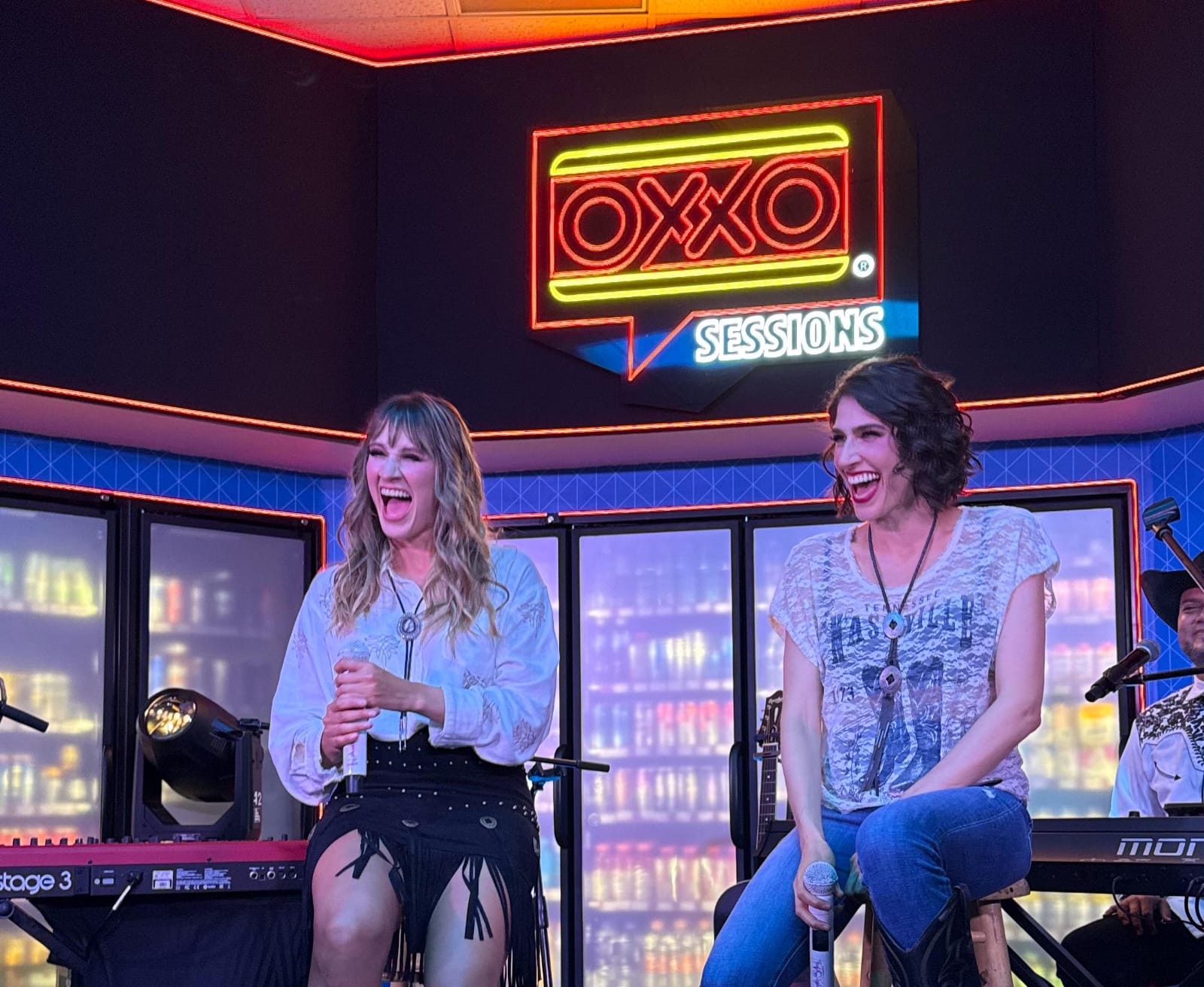 Realiza Ha*Ash concierto ¡en un OXXO! 1 537229109 1132420932121832 3209214771994784580 n