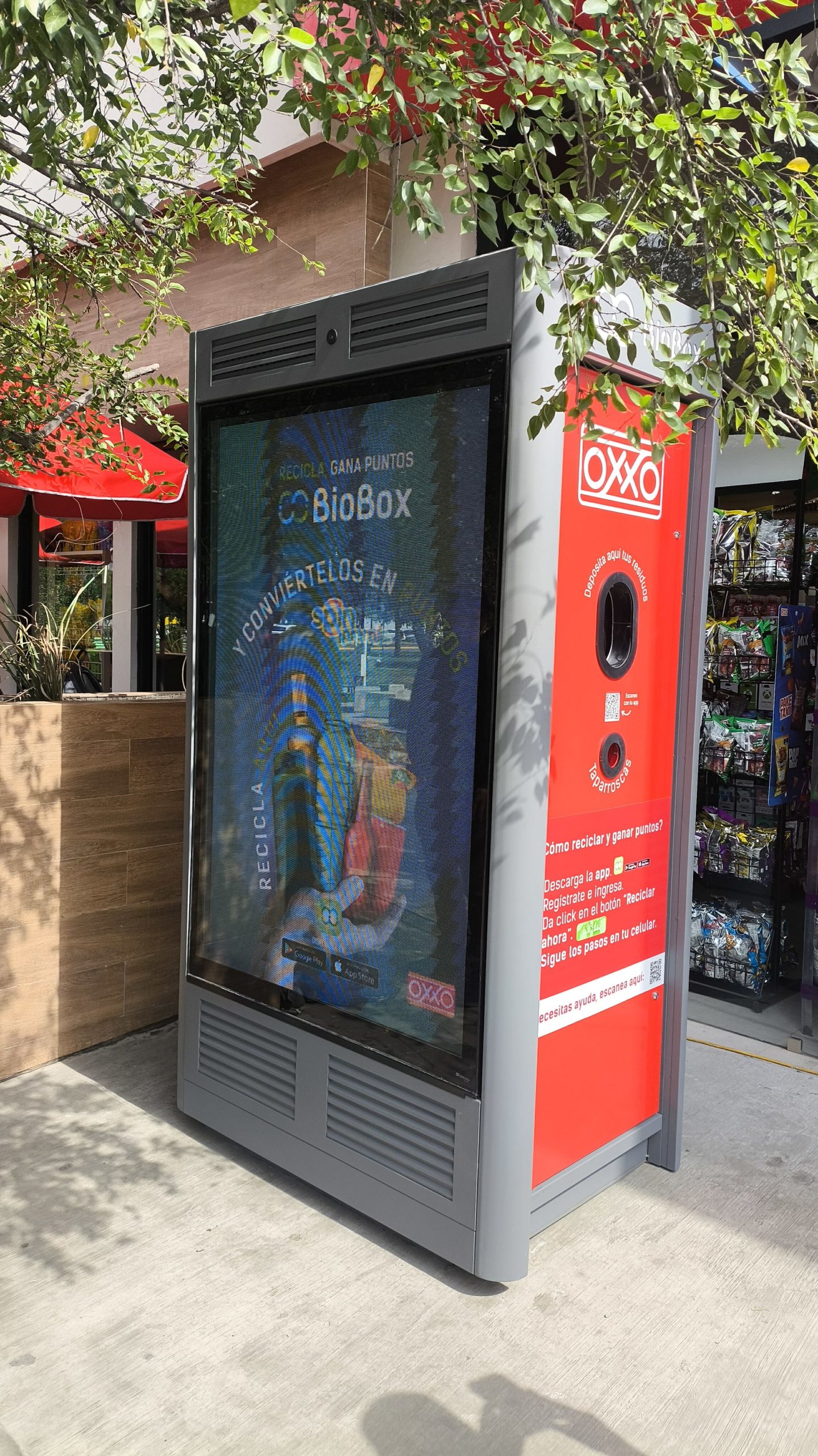 OXXO y BioBox presentan máquinas inteligentes de reciclaje en la UANL 4 538084112 853690984126522 568393522244830563 n scaled