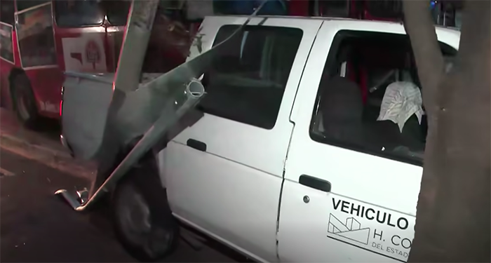 Choca camión con camioneta del Congreso en Monterrey 3 539157634 1098649138510223 6514153484609022942 n