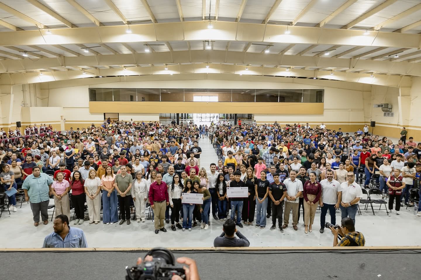 Entrega Beto Granados apoyos económicos a estudiantes; mil jóvenes son beneficiados 1 8c8d7172 fbc7 4dea 9b39 9c48396e3004