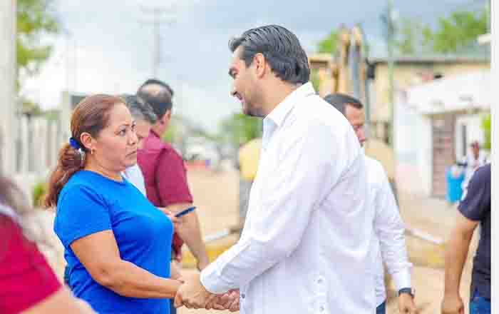 Colonos de la Américo Villarreal presencian inicio de pavimentación 1 ALCALDE 2 2