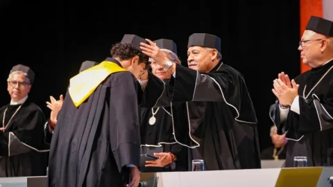 Reconoce UANL mérito académico de egresados de preparatoria y facultad 6 27 2700