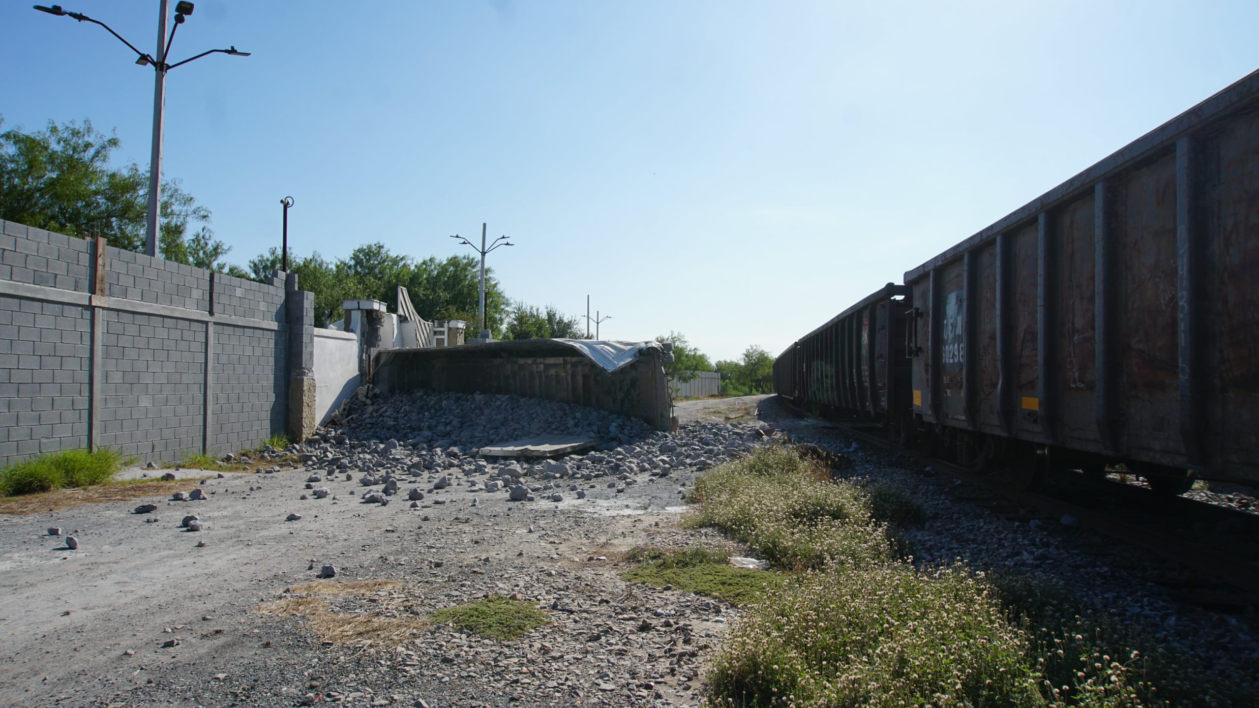 Tren impacta a trailer; hay dos lesionados 2 540180935 767636152521683 710991086507316968 n scaled