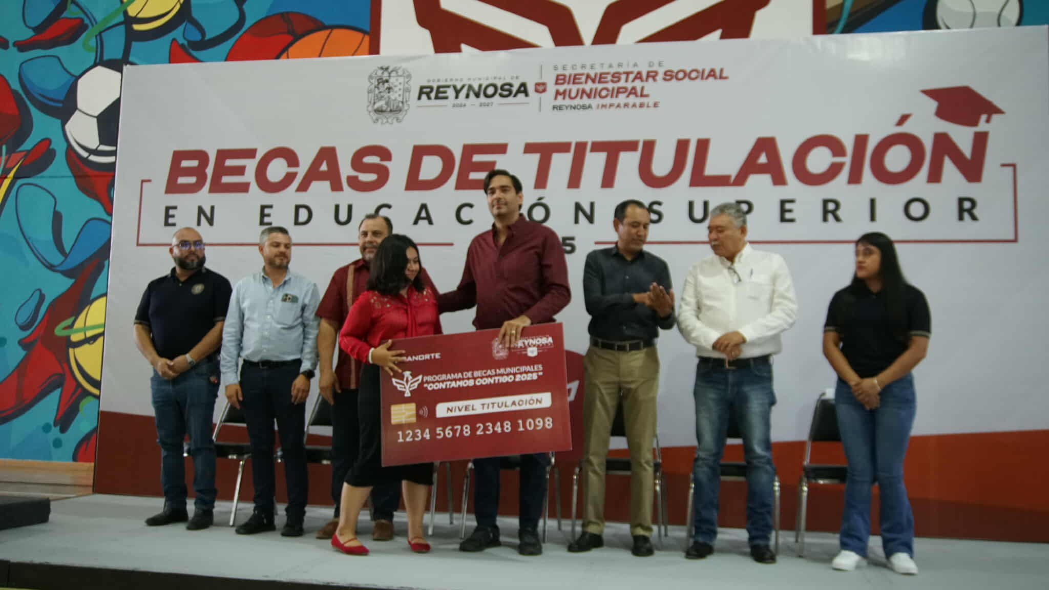 Entrega alcalde de Reynosa becas de titulación a universitarios 1 545667919 2571584136516328 4289973304794229261 n