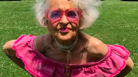 'Baddie Winkle', la influencer que conquistó internet con sus super looks 4 Captura de pantalla 2025 09 09 a las 10.37.14 a. m