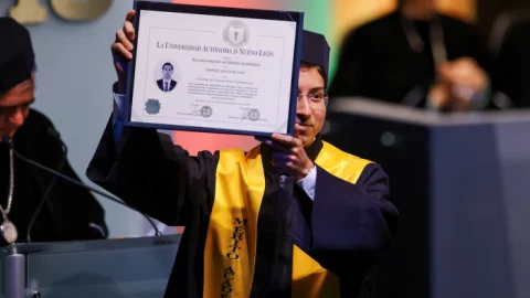 Reconoce UANL mérito académico de egresados de preparatoria y facultad 10 IMG 4942700