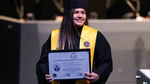 Reconoce UANL mérito académico de egresados de preparatoria y facultad 11 IMG 4945700