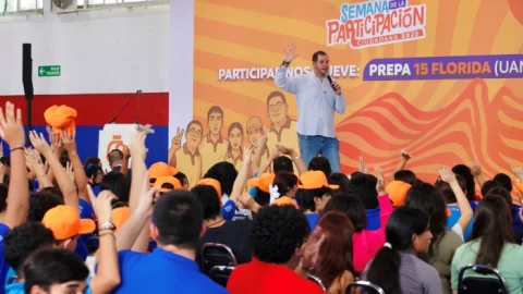 Alumnos de la UANL levantan la mano para convertirse en agentes de cambio 2 RVV17969700