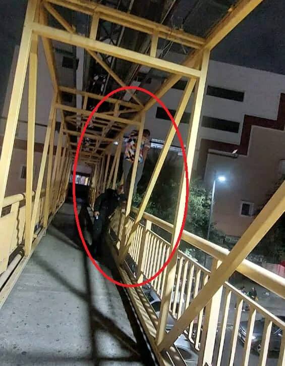 Policías evitan suicidio en Monterrey 3 550371825 1191622112860568 5776641702595339860 n
