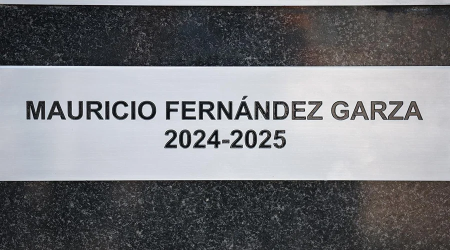 Develan en San Pedro nueva placa de Mauricio Fernández 2 565622240 4146950002209118 3141025732678156641 n