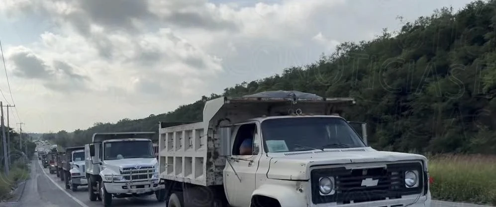 Bloquean Carretera Nacional por cierre de pedrera en Allende 1 566498626 803279205938088 3772864868472823148 n