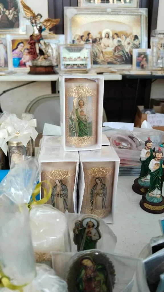 Fiestas religiosas, esperanza para comerciantes ambulantes 7 566575300 823041400317703 2242499148073452701 n