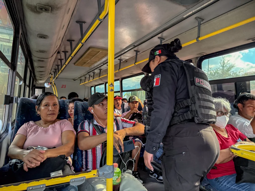 Destinen a 7 en Santiago tras operativo en transporte público 3 566599064 1903062633948358 8882024753492084554 n