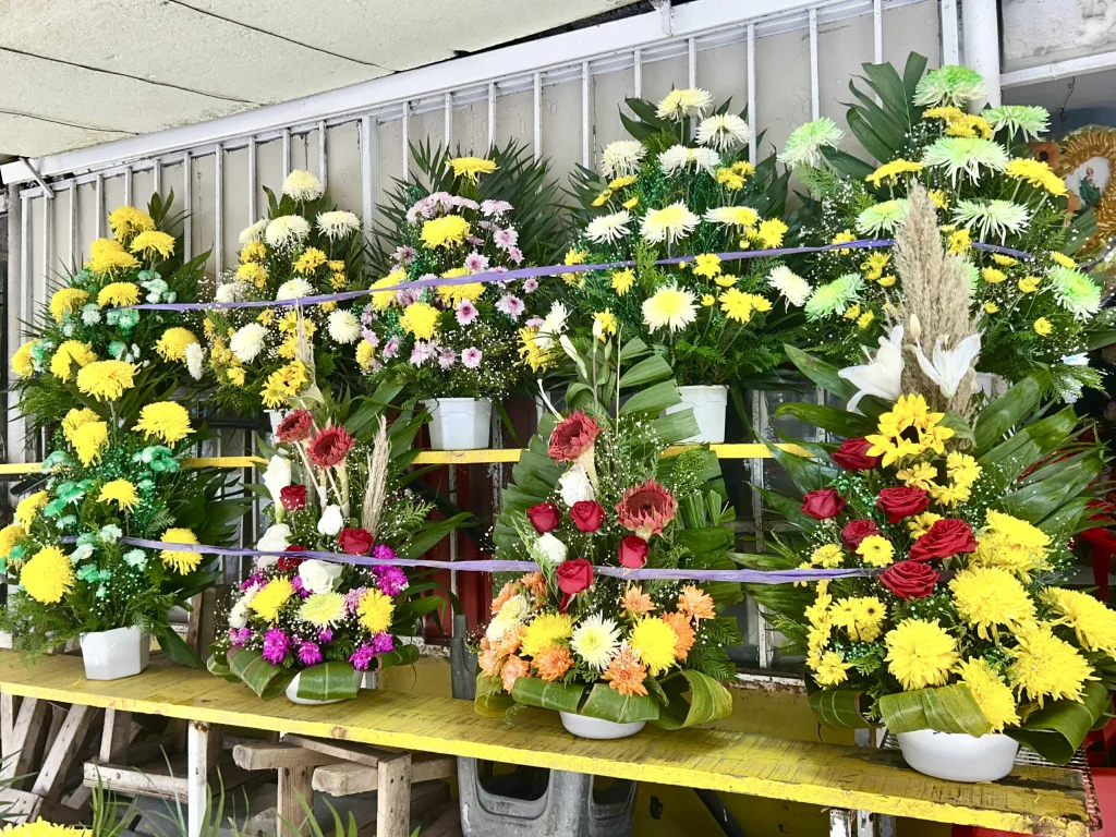 Floristas locales esperan mercancía para iniciar ventas por Día de Muertos 2 569172472 3708622972766176 579808843129063365 n
