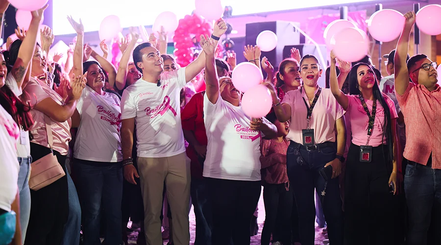 García se viste de rosa: miles de mujeres se unen a Bailetón 2 IMG 2384