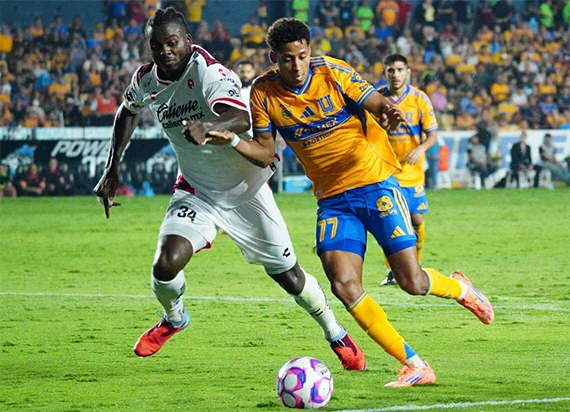 Tigres derrota a Xolos 2-0 y se alistan para el Clásico Regio