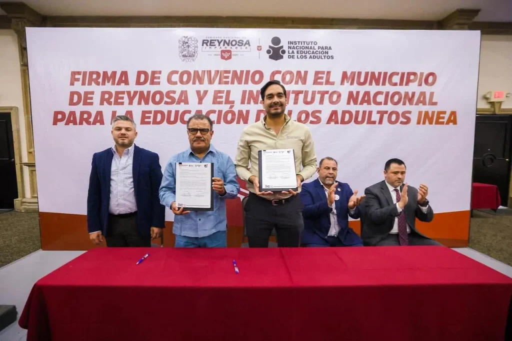 Firma Carlos Peña Ortiz convenio con INEA 1 WhatsApp Image 2025 10 30 at 2.09.39 PM