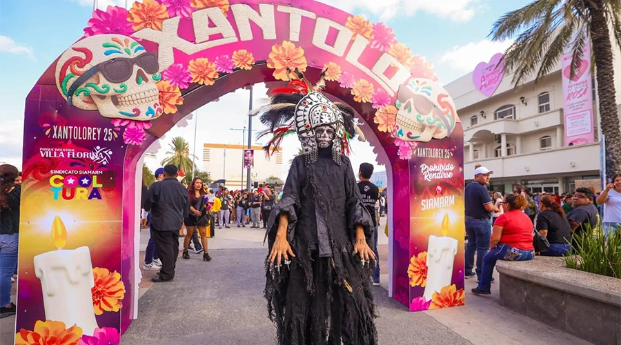 Festeja alcalde Carlos Peña 'Xantolo 2025' ante más de 10 mil asistentes 1 XANTOLO