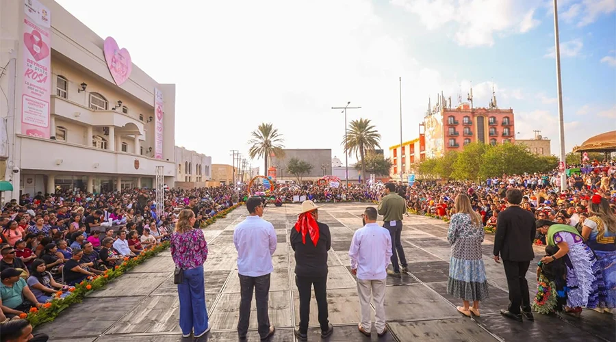 Festeja alcalde Carlos Peña 'Xantolo 2025' ante más de 10 mil asistentes 2 XANTOLO 3