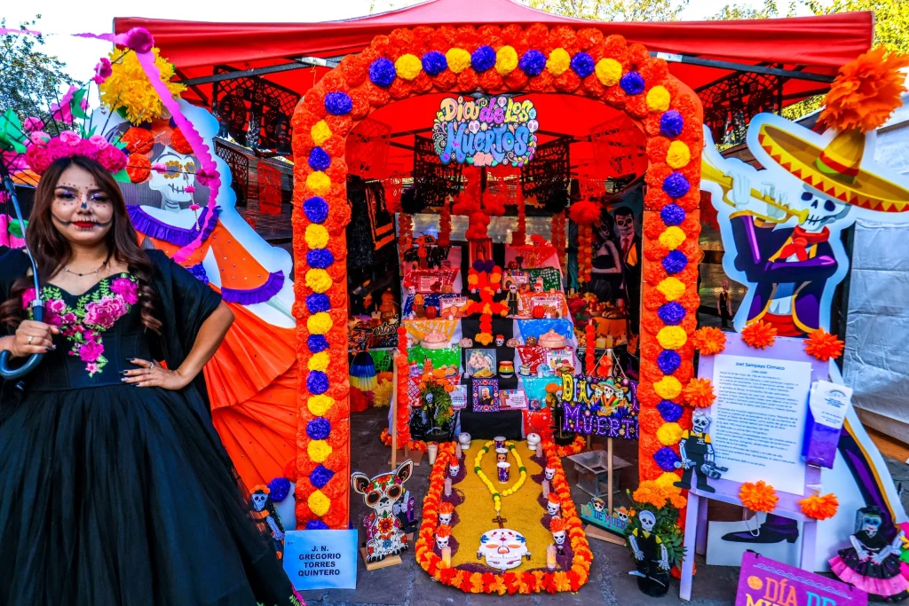 Reconoce David de la Peña altares de muertos elaborados por estudiantes 1 cf9943be 3f1b 4d3a 95c1 e651bea7bb60