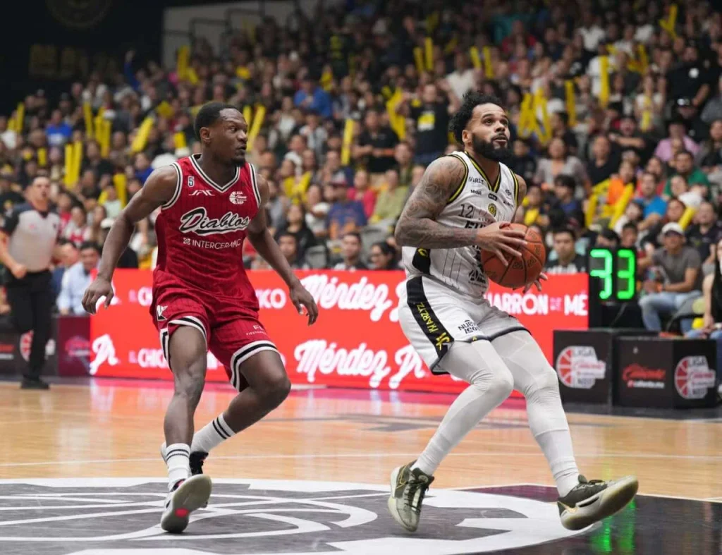 Fuerza Regia domina la final y se adelanta 3-0 sobre Diablos Rojos 3 575369644 795313593335302 39966129487633738 n