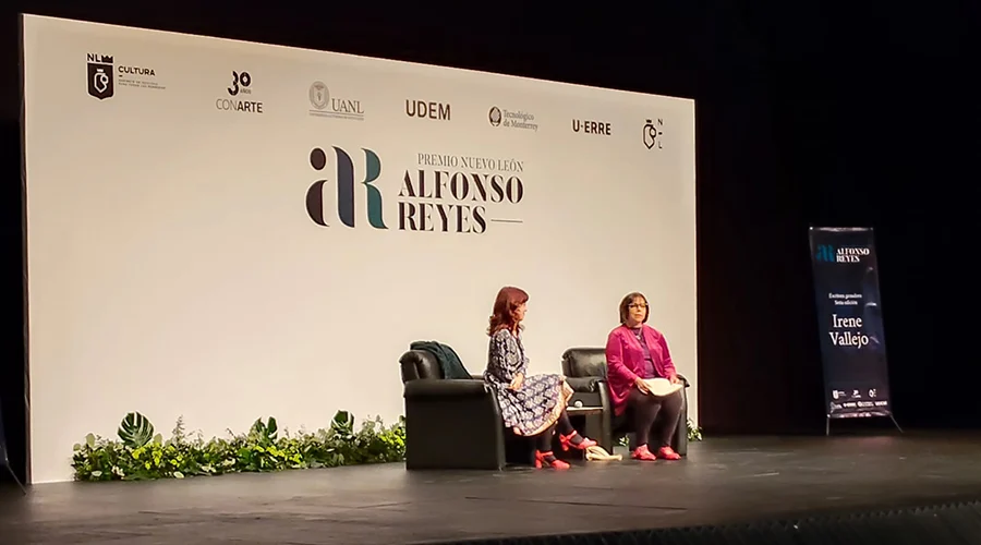 Dialoga Irene Vallejo con público de Monterrey 1 581804843 1400986678274982 9080189539205742525 n