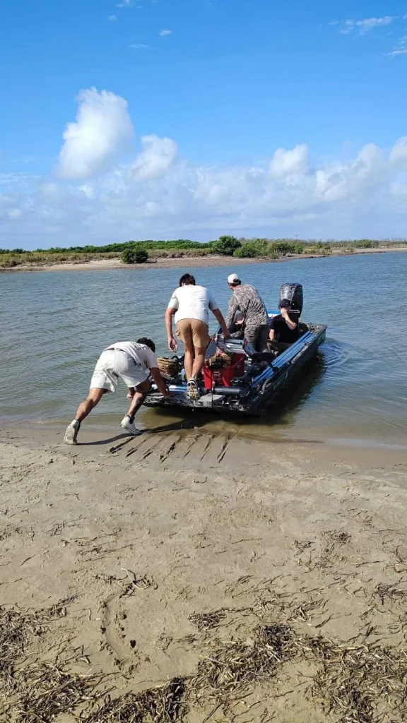 Estadounidenses colocan aviso de 'zona restringida' en playa Bagdad 2 582104798 816840614432691 3158169140531534064 n