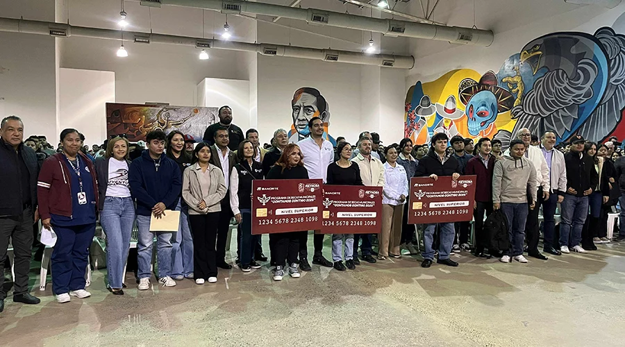 Entregan mil tarjetas de programa de becas ‘Contamos Contigo’ 1 582130766 1153902756945425 8862122324296397336 n