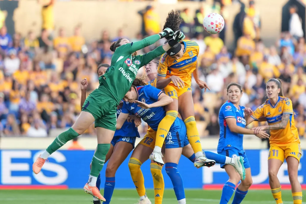 Tigres Femenil vence a Cruz Azul y está en la final 20 582430766 1529937091669020 5452194005067446207 n
