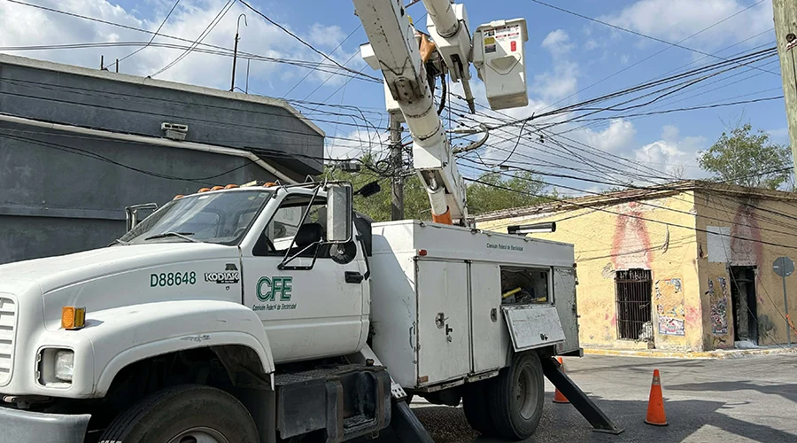 Negocios de la zona centro se quedan sin electricidad por trabajos de CFE 1 582495673 1160792232927432 5504746494478420510 n