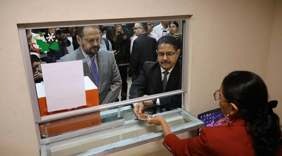Propone Gobierno de Nuevo León Paquete Fiscal 2026 por 176 mil 711 mdp 1 587979208 2055993208483115 5078069870881347531 n
