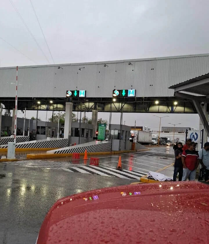 Agricultores mantienen bloqueos en la frontera pese a la lluvia 1 589742530 853675614200719 951601025501263749 n