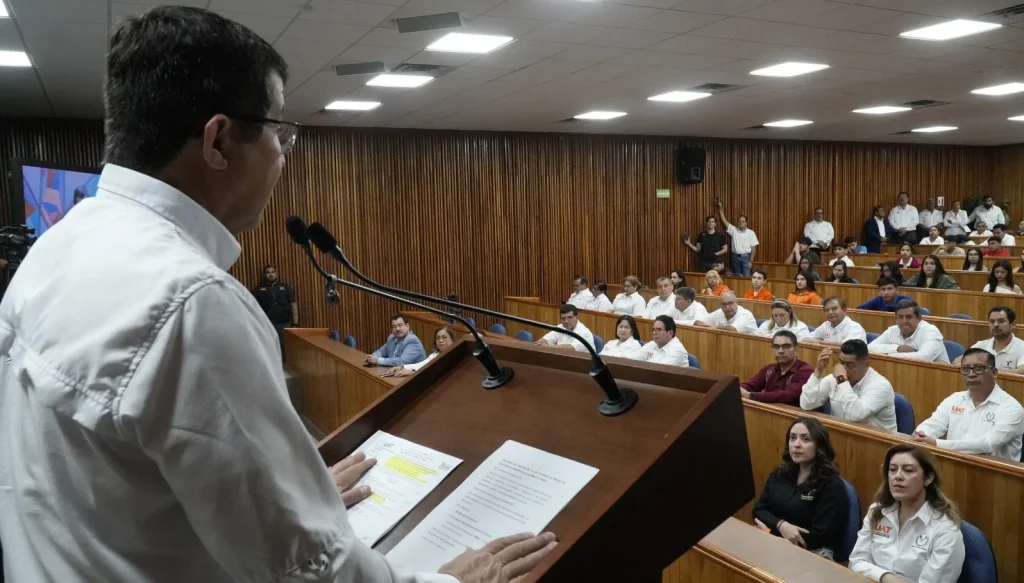 UAT y Secretaría de Educación entregan más de 8 mil becas a universitarios 1 83f92458 3ad1 4390 a5b6 f0417f605beb e1764024558432