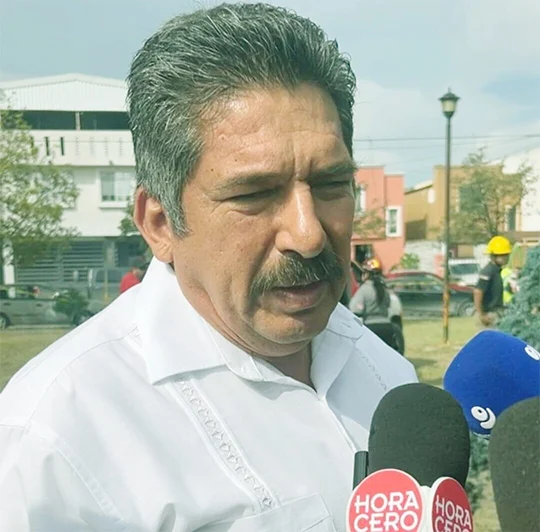 Ofrece alcalde de Pesquería reparar viviendas dañadas en Los Olmos 1 ALCALDE PESQUERIA 222