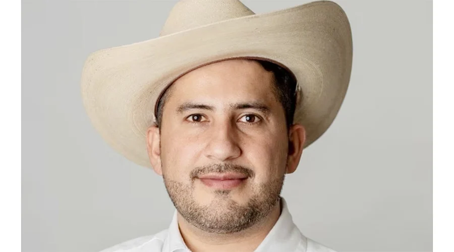 Senador Raúl Morón rechaza vínculos con crimen de Carlos Manzo 1 CARLOS MAnZO 88
