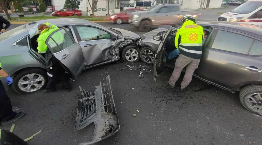 Choque múltiple deja tres lesionados en Guadalupe