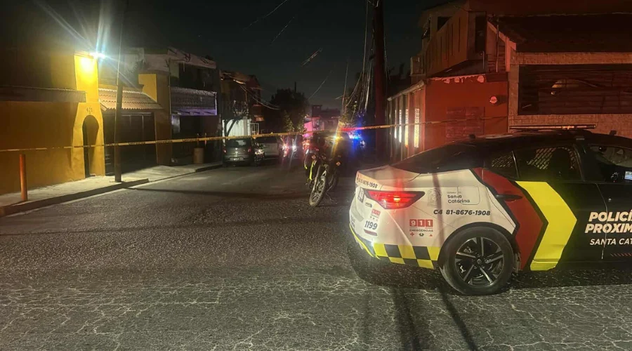Muere a balazos sujeto en el centro de Santa Catarina