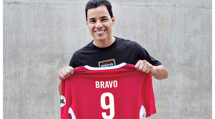 OMAR BRAVO 22
