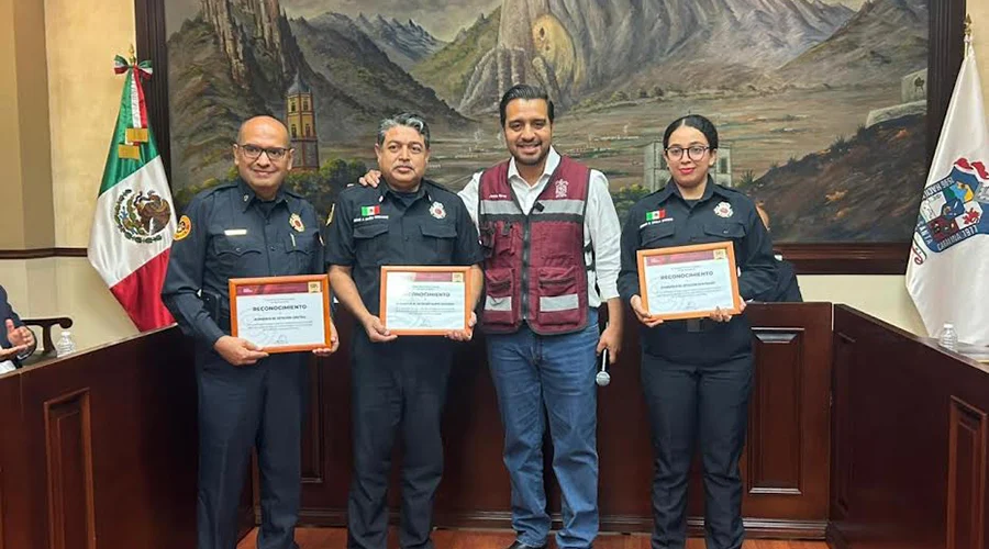 Reconoce Nava a elementos que ayudaron a sofocar incendio 2 Reconoce Nava a elementos que ayudaron a sofocar incendio02