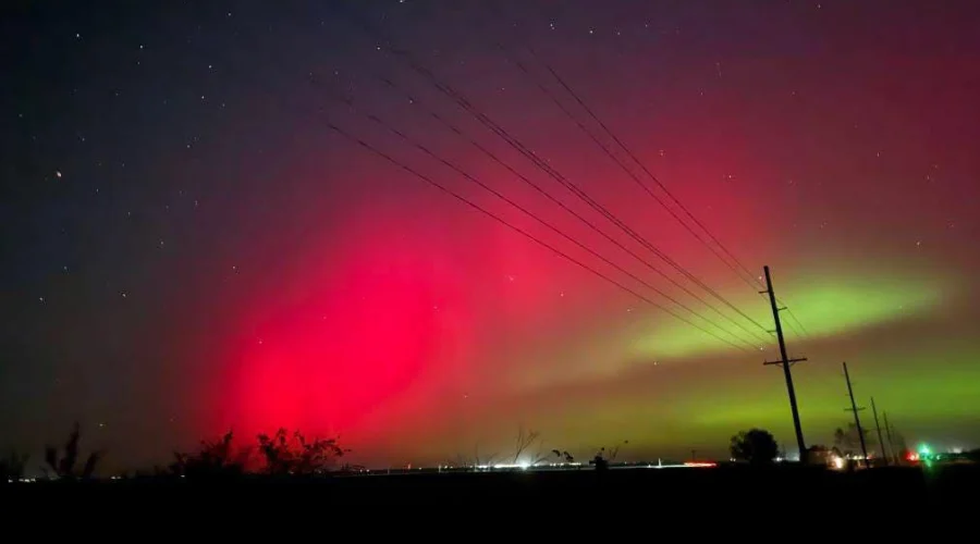 Sorprende aurora boreal en el cielo de Nuevo León