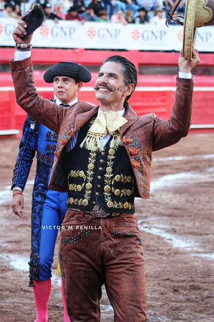 Habrá corrida de rejones en la Monumental 2 TOROS 33