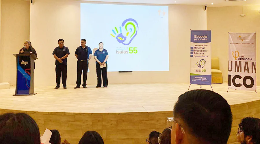 Isaías 55 capacita a estudiantes en Lengua de Señas 1 UMAN 22