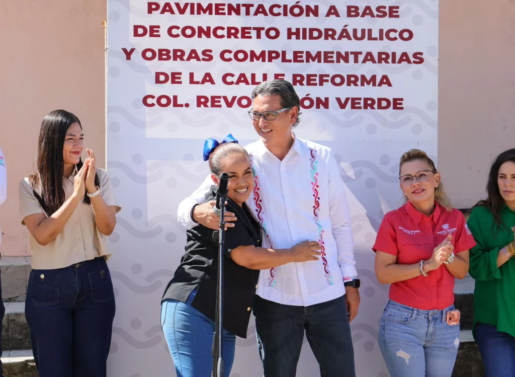Erasmo González arranca nueva pavimentación; inversión 5.8 millones de pesos 1 WhatsApp Image 2025 11 09 at 1.25.39 PM
