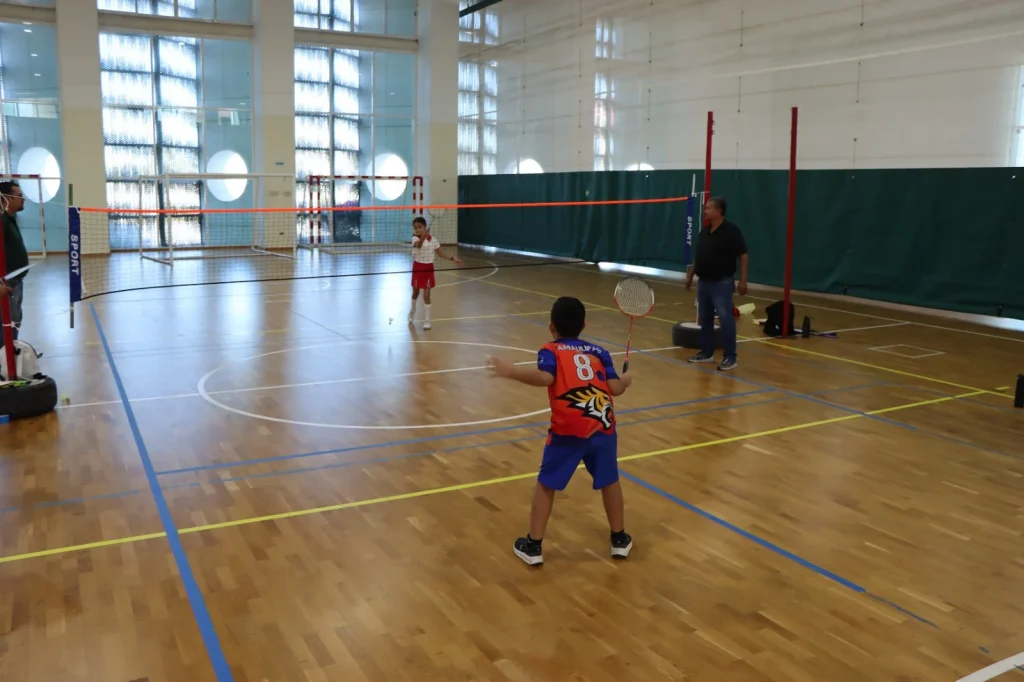 Continúan las eliminatorias escolares de bádminton y ajedrez con apoyo de Carlos Peña 1 WhatsApp Image 2025 11 17 at 2.30.17 PM